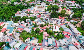 Một năm chuyển mình cùng chính quyền 2 cấp ở xã biên giới Mường Lát