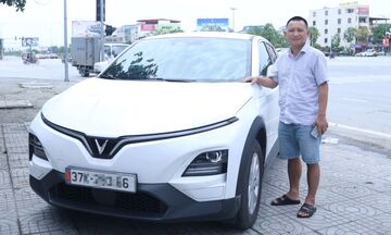 Chủ xe VF 6 tiết lộ lý do mua xe tặng vợ rồi…  chiếm làm của riêng