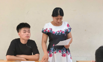 Chùm ảnh: Thí sinh làm thủ tục dự thi tốt nghiệp THPT 2026