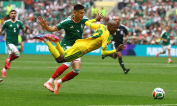 Khai mạc World Cup 2026, Mexico thắng Nam Phi trong 'mưa' thẻ đỏ