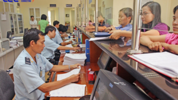 Sàn thương mại điện tử có nên chịu trách nhiệm người khai hải quan?