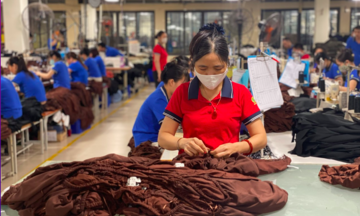 Tăng trưởng xuất khẩu chậm, doanh nghiệp dệt may lo đơn hàng cuối năm