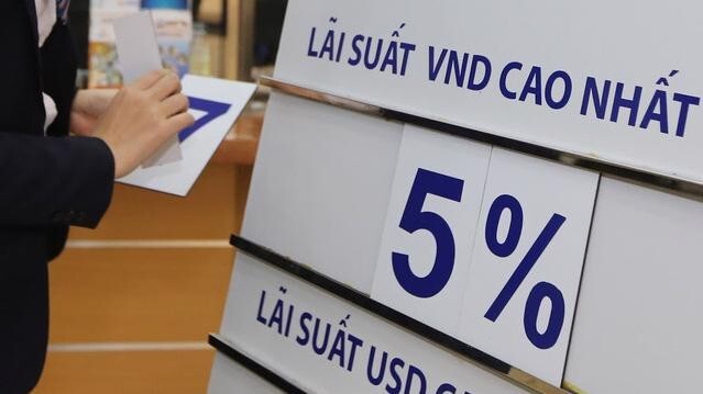 Lãi suất tiền gửi của các ngân hàng thương mại tương đối ổn định. Ảnh: Văn Hưng