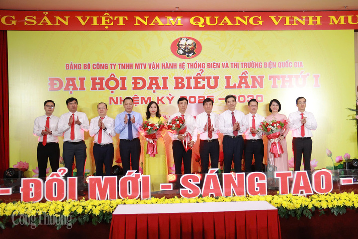 Ban Chấp hành Đảng bộ NSMO nhiệm kỳ 2025-2030 ra mắt Okvip69.com bán cá nổ hủ. Ảnh: Thanh Tuấn