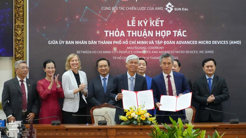 UBND TP. Hồ Chí Minh ký kết Biên bản ghi nhớ (MoU) với Tập đoàn Advanced Micro Devices, Inc. (AMD). Ảnh: Minh Khuê.