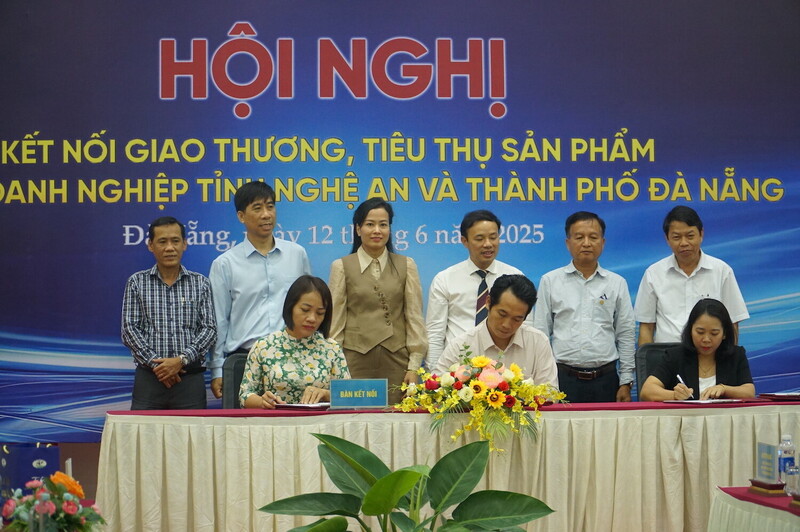 Các Okvip tại về ký kết ghi nhớ hợp tác về cung ứng, tiêu thụ sản phẩm tại Okvip69 Đăng ký cá cược (Ảnh: Vũ Lê)