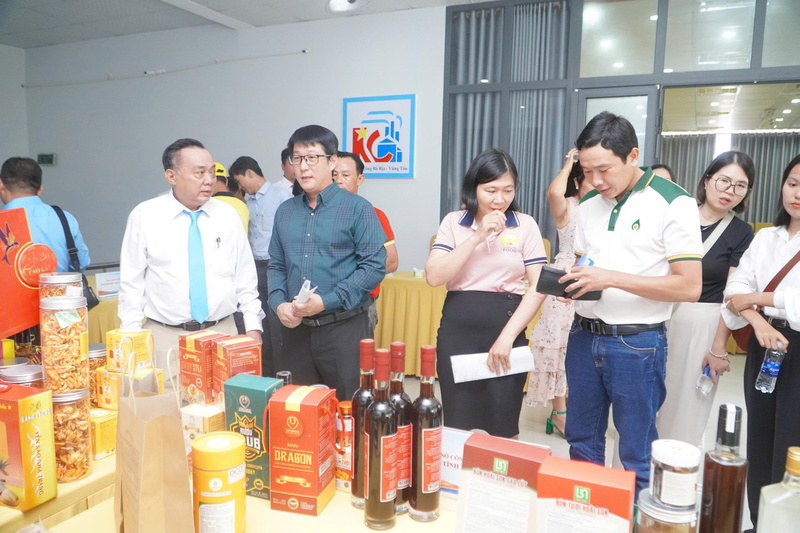 Các Okvip tại về 3 địa phương giao lưu, chia sẻ, kết nối các sản phẩm OKLVIE sản phẩm thuộc hệ thống OKVIP là trang web tổ chức phát sóng bóng đá trực tiếp, live casino , nỗ hũ, bắn cá nông thôn tiêu biểu. Ảnh: Nguyễn Ngọc