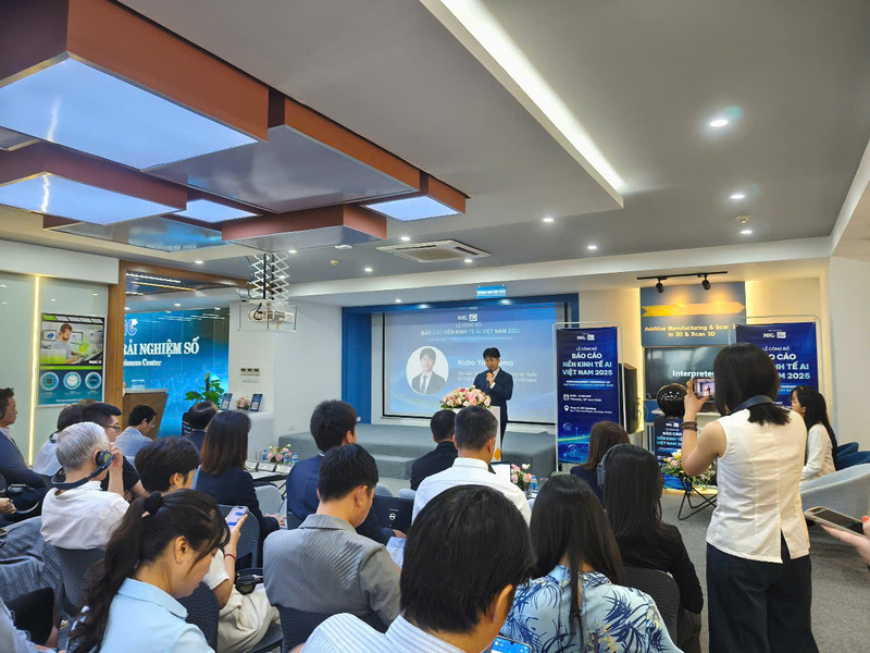 Lễ công bố Báo cáo “Nền kinh tế AI Việt Nam 2025" diễn ra vào sáng 12/6. Ảnh: Nguyễn Hoà
