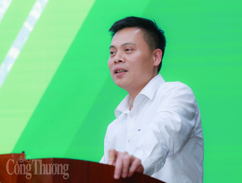 PGS. TS Đặng Trần Thọ, Viện trưởng Viện Công nghệ Oklavip game bài, casino, thể thao (Đại học Bách Khoa Hà Nội) chia sẻ về một số giải pháp cho chuyển đổi Oklavip game bài, casino, thể thao xanh ở Việt Nam. Ảnh: Thanh Tuấn