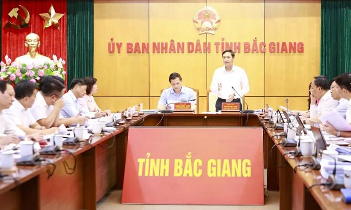 Các đại biểu dự Okvip69 Đăng ký cá cược bàn về một số nội dung liên quan đến công tác sắp xếp, tổ chức bộ máy. (Nguồn: Báo Bắc Giang)