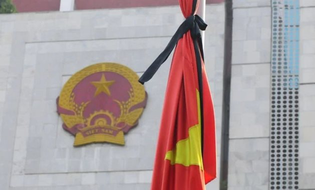 Cờ rủ được treo trong ngày diễn ra Quốc tang. Ảnh minh họa