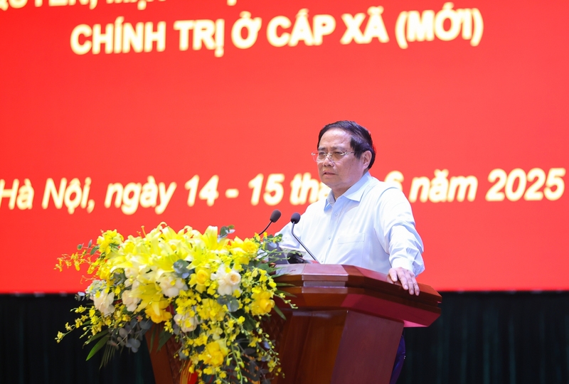 Thủ tướng yêu cầu cấp ủy đảng, chính quyền và cơ quan truyền thông, báo chí tiếp tục tập trung, đẩy mạnh thông tin, tuyên truyền, nhất là truyền thông chính sách, nâng cao sự hiểu biết, nhận thức và hành động trong toàn xã hội về sắp xếp đơn vị hành chính địa phương. Ảnh: VGP/Nhật Bắc