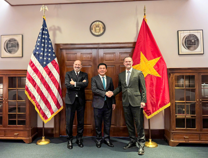 Trong cuộc đàm phán cùng lúc với các cơ quan, Bộ trưởng Bộ Thương mại Hoa Kỳ Howard Lutnick và Đại sứ Jamieson Greer, Trưởng Đại diện Thương mại Hoa Kỳ đánh giá cao thiện chí, nỗ lực của Việt Nam trong đàm phán và cơ bản thống nhất với những ý tưởng mà Bộ trưởng Nguyễn Hồng Diên đưa ra.