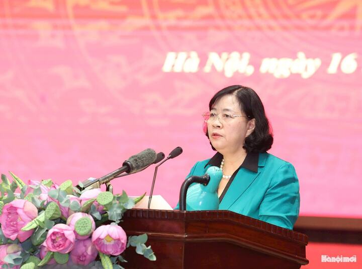Bí thư Thành ủy Hà Nội Bùi Thị Minh Hoài báo cáo tại buổi Ok88vip tỷ lệ kèo World Cup 2026. Ảnh: Viết Thành
