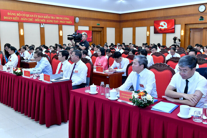 Các đại biểu lắng nghe các báo cáo được trình bày tại Okvip69.com bán cá nổ hủ. Ảnh: Báo Nhân dân