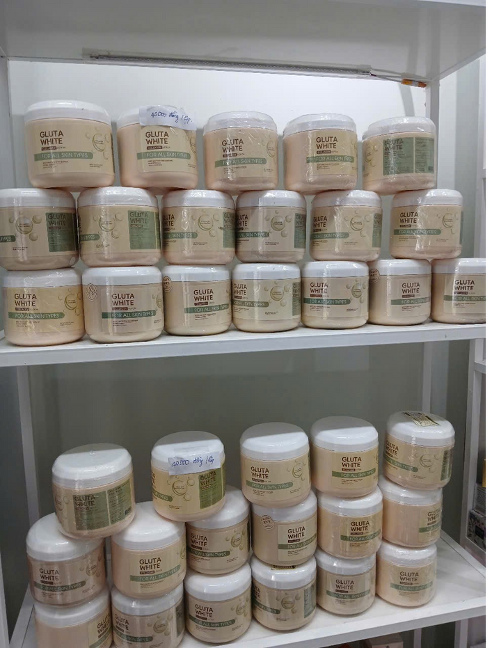 Chi cục Quản lý thị trường tỉnh Bến Tre đã lập biên bản thu giữ 700 hộp mỹ phẩm GLUTA WHITE không rõ nguồn gốc, xuất xử. Ảnh: Nguyễn Lo