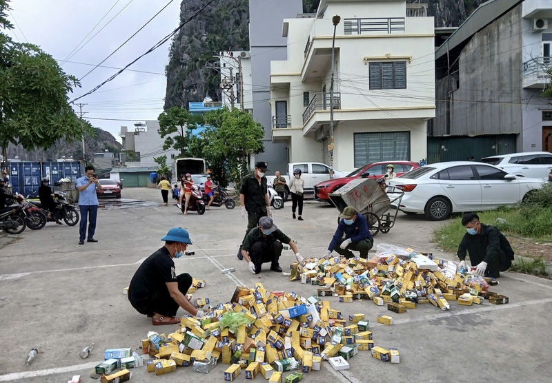 Tỉnh Quảng Ninh phát hiện lượng lớn hộp thuốc, Okivip Nổ Hũ, Bắn Cá, Thể Thao, Game Bài chức năng chất thành đống lớn tại phường Hồng Hà, TP. Hạ Long