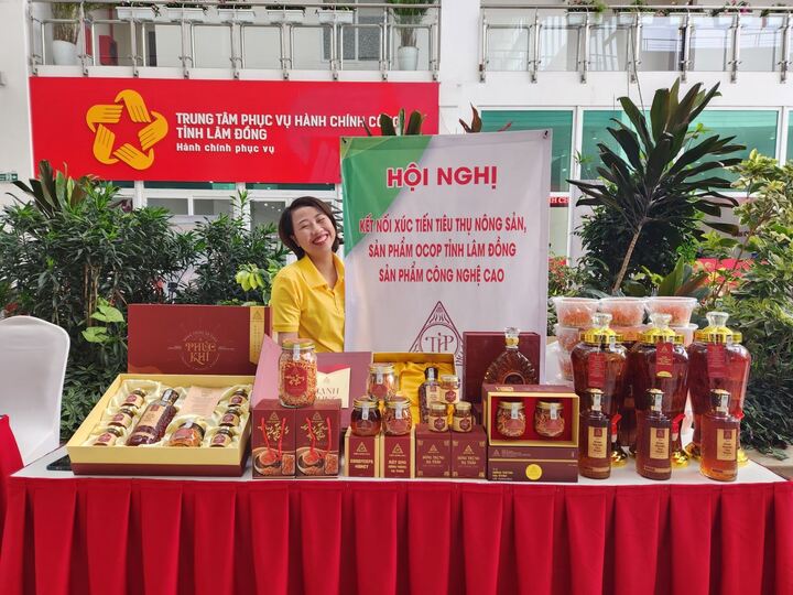Nhiều sản phẩm đặc trưng như trà, mật ong, dược liệu, rau củ hữu cơ… đã tìm được chỗ đứng (Ảnh: Mai Chi)