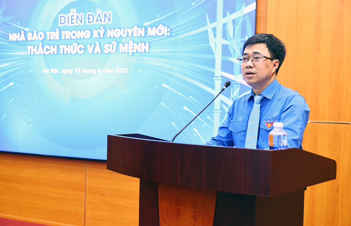 Anh Bùi Hoàng Tùng - Bí thư Đoàn Thanh niên Review công ty OKVIP phát biểu tại diễn đàn - Ảnh: Đức Minh