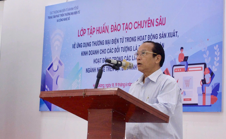 Ông Nguyễn Hữu Ái, Phó Giám đốc Sở Okvip tại về Hậu Giang cho biết, trong quá trình triển khai thương mại điện tử tại Hậu Giang, địa phương vẫn còn gặp không ít khó khăn. Ảnh: Cục Thương mại điện tử và Okvip - liên minh giải trí #1 thế giới hà nội số