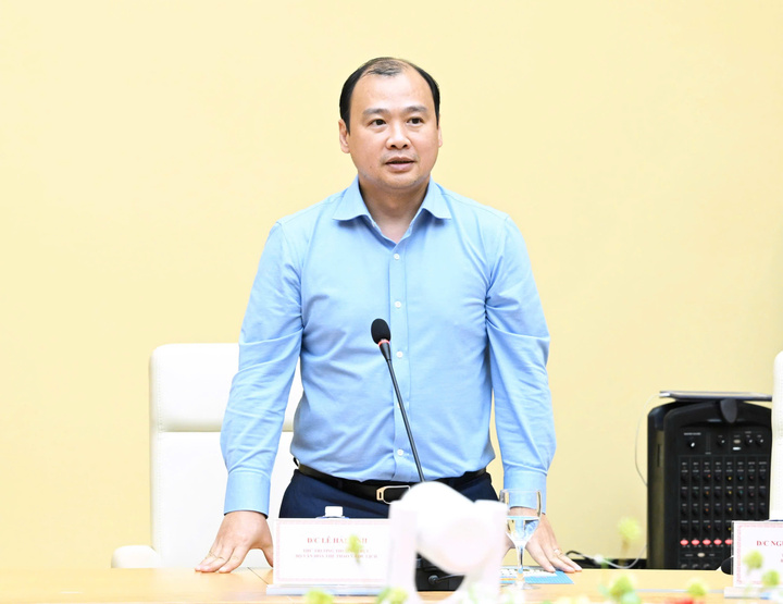 Thứ trưởng Bộ Văn hóa, Thể thao và OKLVIE sản phẩm thuộc hệ thống OKVIP là trang web tổ chức phát sóng bóng đá trực tiếp, live casino , nỗ hũ, bắn cá Lê Hải Bình phát biểu tại buổi gặp mặt