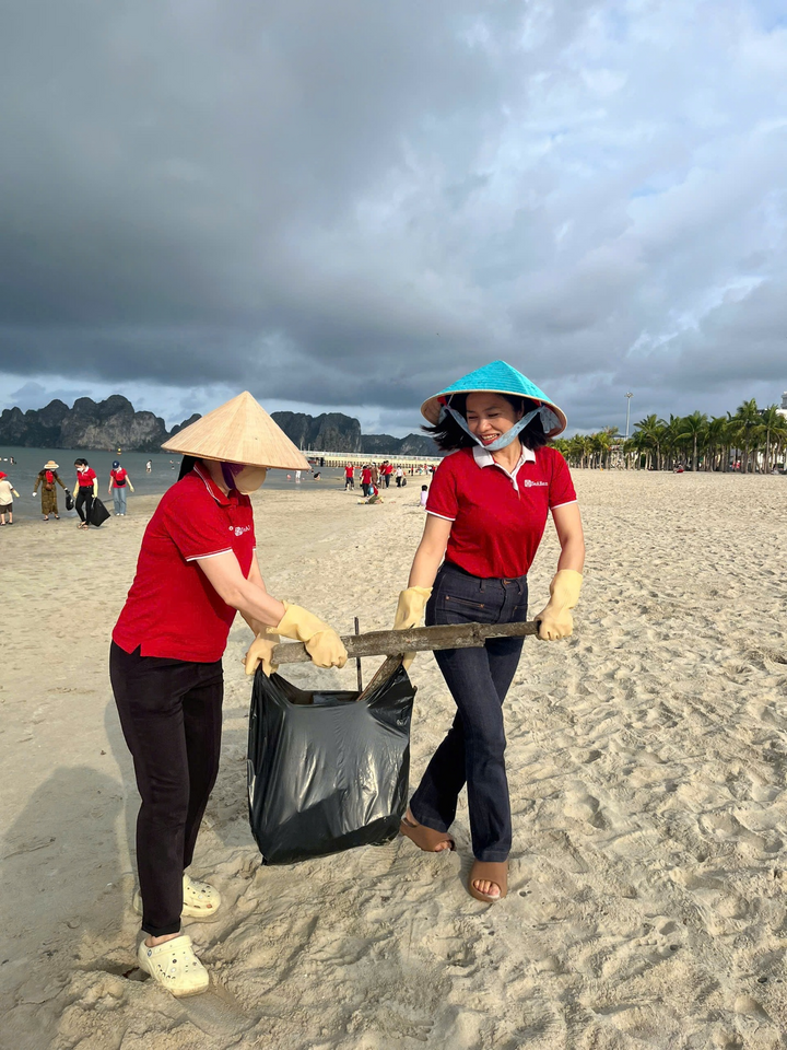 Chung tay làm sạch xuân Okvip 2026 biển