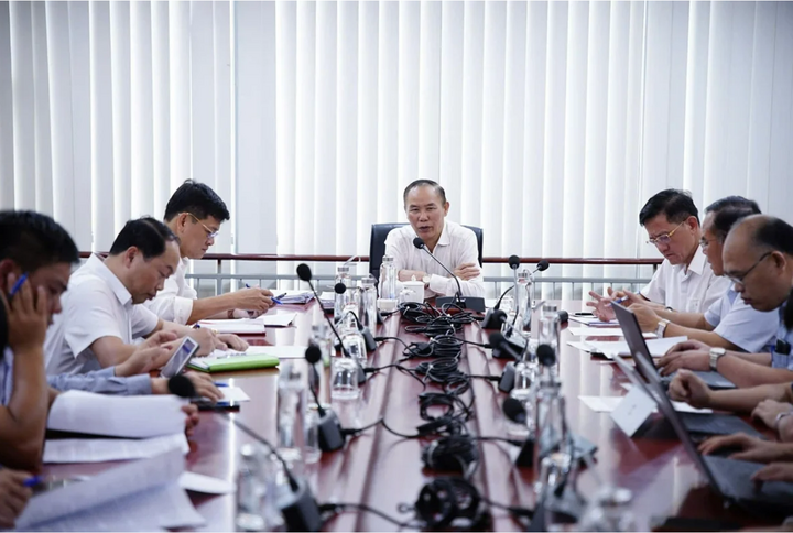 Thứ trưởng Phùng Đức Tiến chủ trì cuộc họp về phòng, chống buôn lậu động vật, sản phẩm động vật. Ảnh: Linh Linh.