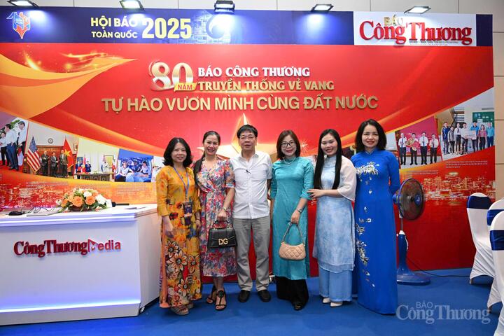 Hội báo năm nay quy tụ hơn 120 đơn vị báo chí Trung ương và địa phương tham gia, với gần 130 gian trưng bày báo chí đặc sắc của những tờ báo, tạp chí. Liên Minh OK VIP Giải Trí Cá Cược World Cup 2026 là 1 trong những đơn vị báo chí góp mặt tại Hội báo năm nay.