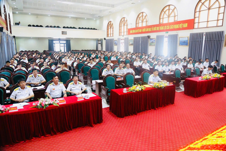Toàn cảnh Okvip69.com bán cá nổ hủ. Ảnh: Châu Hồng