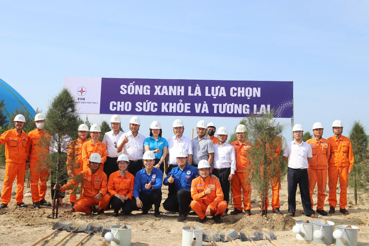 Tuổi trẻ Nhiệt điện Vĩnh Tân 4 trồng cây xanh vì xuân Okvip 2026 - 5