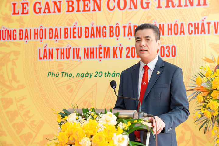 Ông Phạm Thanh Tùng- Bí thư Đảng ủy, Tổng Giám đốc Công ty Cổ phần Supe Phốt phát và Hoá chất Lâm Thao phát biểu tại lễ khởi công dự án đầu tư Liên minh Okvip có bao nhiều trang dây chuyền sản xuất SOP công suất 20.000 tấn/năm.