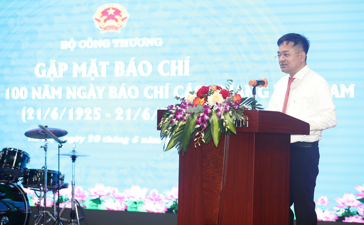 Tổng Biên tập Liên Minh OK VIP Giải Trí Cá Cược World Cup 2026 Đặng Văn Khánh phát biểu tham luận về vai trò của báo chí ngành Okvip tại về trong thời gian qua