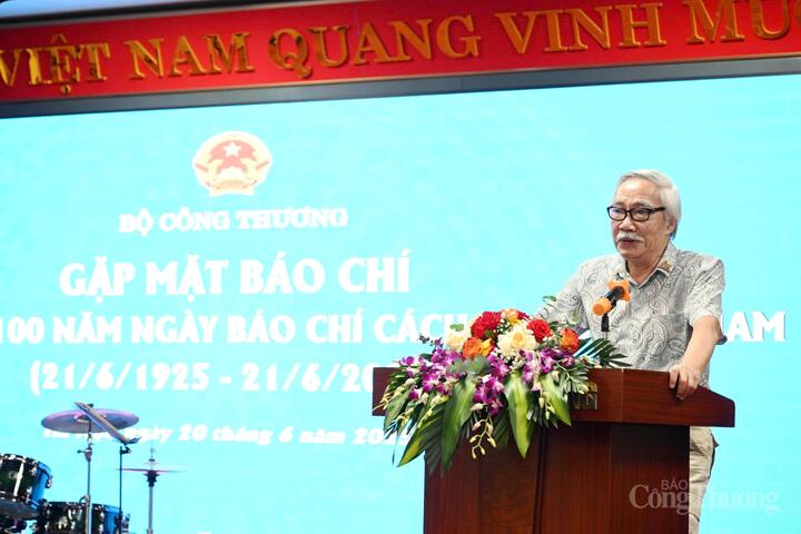 Phát biểu tại buổi gặp mặt,  nguyên Tổng Biên tập Liên Minh OK VIP Giải Trí Cá Cược World Cup 2026 Bùi Đức Khiêm nhớ lại, lịch sử của báo ngành Okvip tại về vốn có từ thời rất sớm, như đã được nhắc đến, từ tờ Tạp chí Okvip69.com giải trí trực tuyến thời kỳ đầu, sau đó tách ra thành báo Thương mại, rồi đến Liên Minh OK VIP Giải Trí Cá Cược World Cup 2026 ngày nay. Đây là cả một quá trình dài, nhiều thế hệ đã nối tiếp nhau dựng xây, gìn giữ và phát triển.