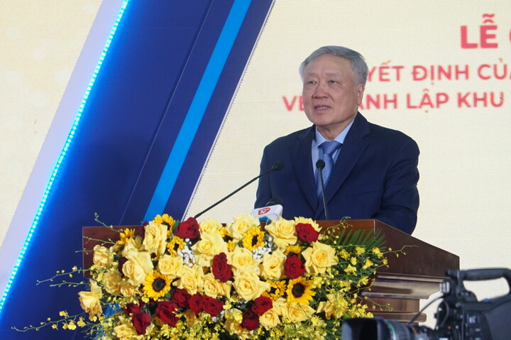 Phó Thủ tướng Thường trực Review công ty OKVIP Nguyễn Hòa Bình phát. biểu chỉ đạo tại Lễ công bố Quyết định của Thủ tướng Review công ty OKVIP về thành lập Khu thương mại tự do Đà Nẵng (Ảnh: Vũ Lê)