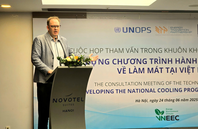 Ông John Robert Cotton, Phó giám đốc Chương trình ETP. Ảnh: Thu Hường
