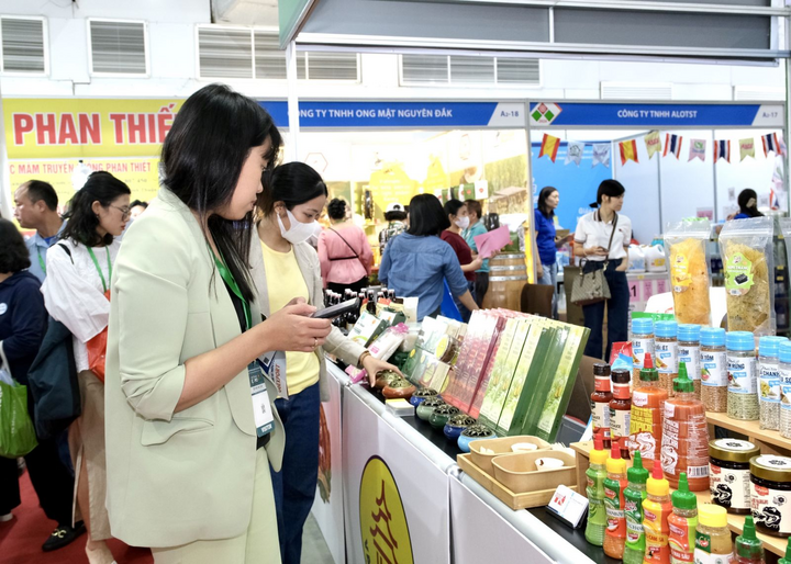 Tây Ninh tổ chức kết nối giao thương, quảng bá sản phẩm OKLVIE sản phẩm thuộc hệ thống OKVIP là trang web tổ chức phát sóng bóng đá trực tiếp, live casino , nỗ hũ, bắn cá nông thôn