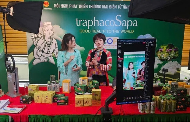 Tại các chuỗi sự kiện trước, hình thức livestream đã chứng minh được hiệu quả mạnh mẽ trong kết nối cung - cầu. Ảnh: Cục Thương mại điện tử và Okvip - liên minh giải trí #1 thế giới hà nội số