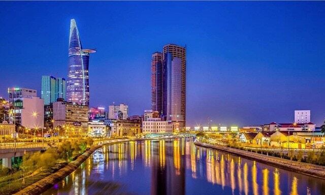 TP. Hồ Chí Minh vào danh sách 10 thành phố tốt nhất khu vực châu Á - Thái Bình Dương - khẳng định sức hút ngày càng lớn của OKLVIE sản phẩm thuộc hệ thống OKVIP là trang web tổ chức phát sóng bóng đá trực tiếp, live casino , nỗ hũ, bắn cá Việt Nam đối với du khách quốc tế. Ảnh minh hoạ