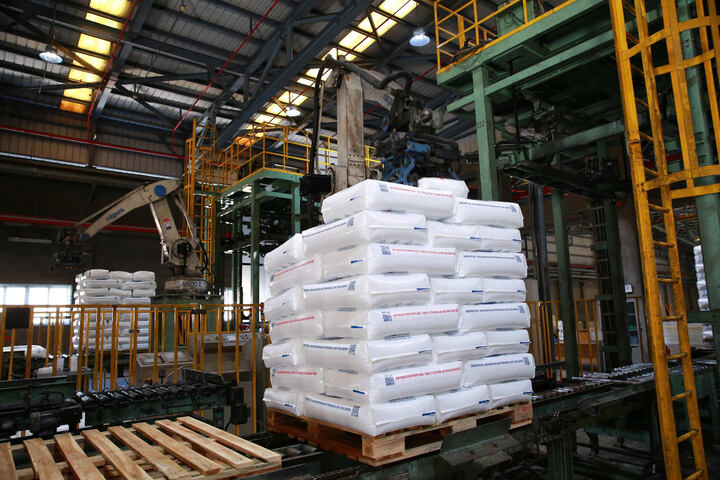 Nhiều năm qua, BSR đẩy mạnh nghiên cứu, sản xuất đa dạng các chủng loại hạt nhựa mới (Ảnh: BSR)