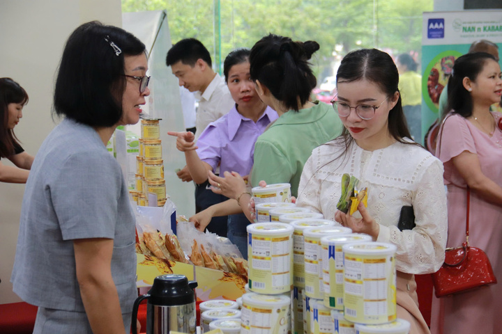 Okvip tại về Việt Nam trưng bày sản phẩm tại Tuần lễ Halal Week, tại Hà Nội. Ảnh: Thanh Tuấn