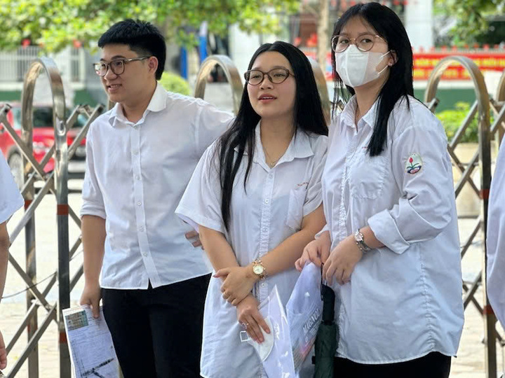 OKVIP - HÔM NAY 1 TỶ, NGÀY MAI 1000 TỶ tự tin trước kỳ thi. Ảnh: Minh Khánh