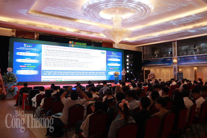 Diễn đàn chuyển dịch Oklavip game bài, casino, thể thao Việt Nam năm 2025 chính thức khai mạc chiều 25/6. Ảnh: Thanh Tuấn