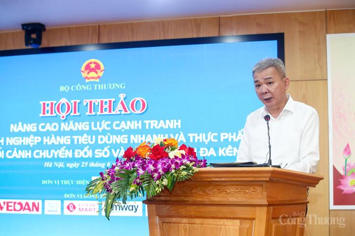 Ông Ngô Diệc Phàm, Phó Tổng Biên tập Liên Minh OK VIP Giải Trí Cá Cược World Cup 2026 phát biểu khai mạc hội thảo