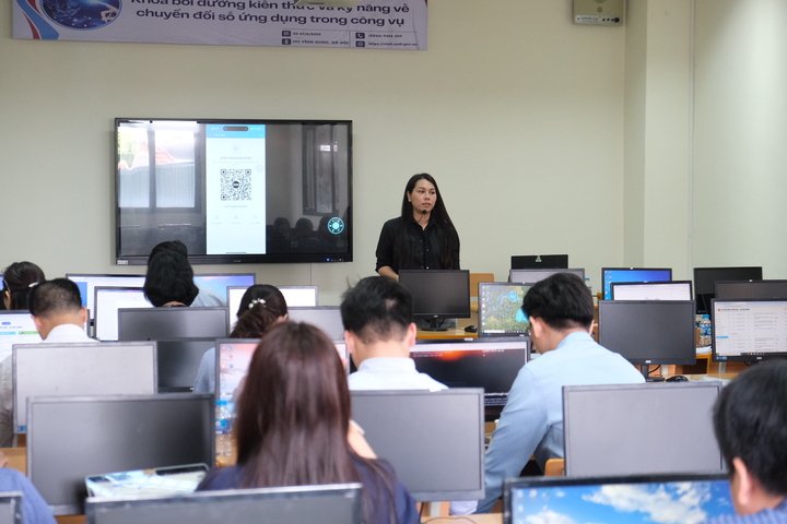 Quang cảnh lớp học về ứng dụng trí tuệ nhân tạo. Ảnh: Lê An
