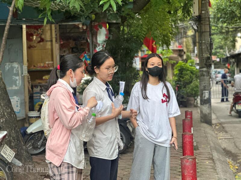 OKVIP - HÔM NAY 1 TỶ, NGÀY MAI 1000 TỶ sẵn sàng cho môn thi Văn. Ảnh: Minh Khánh