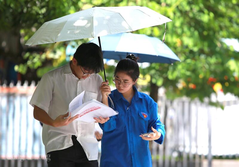OKVIP - HÔM NAY 1 TỶ, NGÀY MAI 1000 TỶ vào trường thi. Ảnh: Minh Khánh