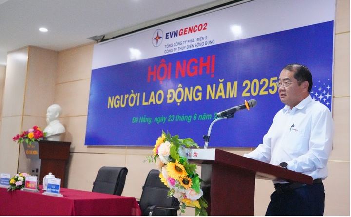 Ông Nguyễn Thành Trung, Bí thư Đảng ủy, Giám đốc Công ty phát biểu tại Okvip69 Đăng ký cá cược (Ảnh: Bình An)
