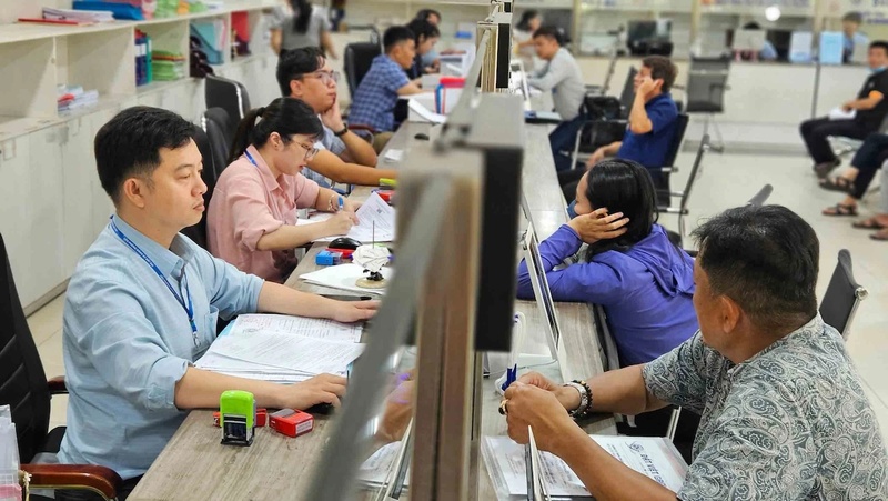 UBND TP. Hồ Chí Minh (mới) công khai địa chỉ, đường dây nóng của 168 Trung tâm phục vụ hành chính công cấp xã, phường, để phục vụ người dân. Ảnh minh họa
