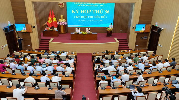 Kỳ họp cuối của HĐND tỉnh Quảng Ngãi khóa XIII, nhiệm kỳ 2021 - 2026 trước khi tỉnh Quảng Ngãi hợp nhất với tỉnh Kon Tum vào ngày 1/7 tới đây. Ảnh: Bình An