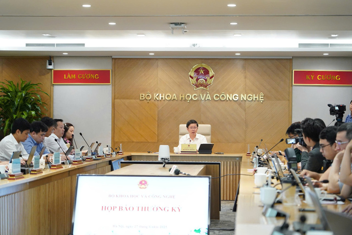 Bộ Khoa học và Công nghệ tổ chức họp báo chiều ngày 27/6. Ảnh: Q.N
